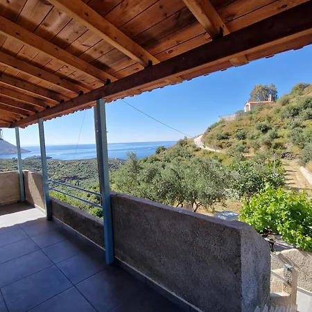 Holiday home Archontoula's Flomochori